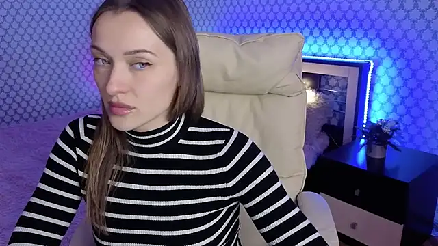 EmmySkyy online show from 09-30-25, 07:13