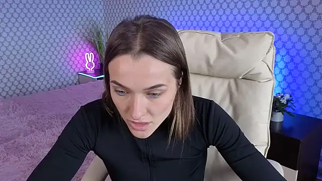 EmmySkyy online show from 10-04-25, 09:18