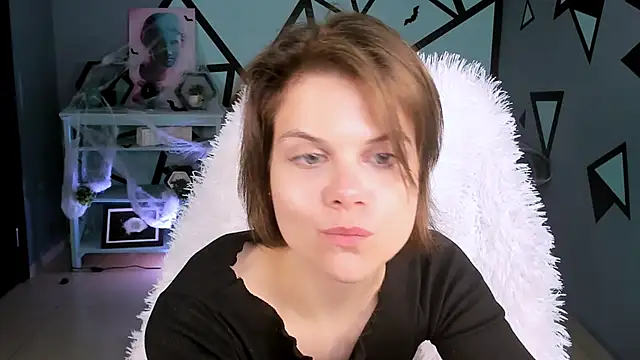 EllieMurler online show from 10-18-25, 09:10