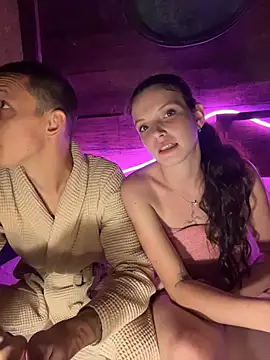 Snapshot of FoxStudioSex chatting on 10-19-25, 03:34 FoxStudioSex online show from 10-19-25, 03:34