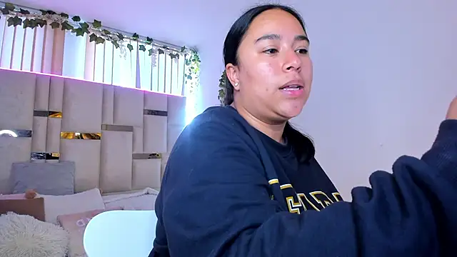 Zoey thompson online show from 02-25-26, 09:13