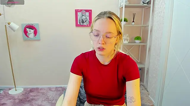 R0cket bunny online show from 10-13-25, 01:16