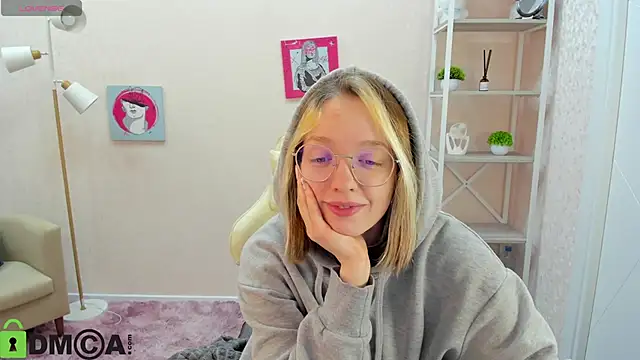 R0cket bunny online show from 10-14-25, 01:17