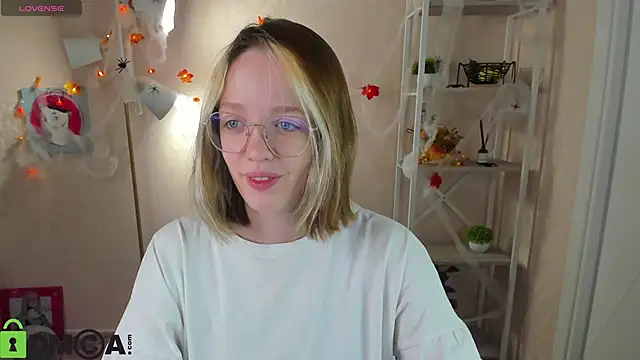 R0cket bunny online show from 10-21-25, 01:06