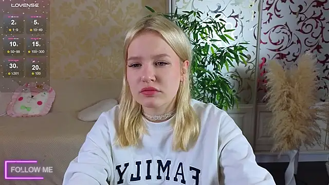 Mila Lioness online show from 09-29-25, 05:56