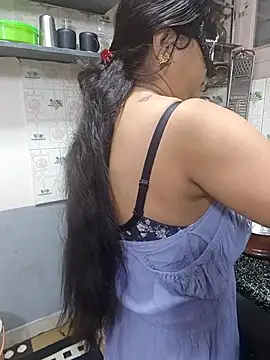 Snapshot of Queen_Nightt chatting on 10-08-25, 03:59 Queen Nightt online show from 10-08-25, 03:59