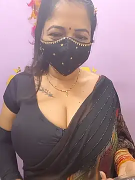 Snapshot of Queen_Nightt chatting on 10-13-25, 05:24 Queen Nightt online show from 10-13-25, 05:24