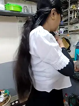 Snapshot of Queen_Nightt chatting on 10-14-25, 05:30 Queen Nightt online show from 10-14-25, 05:30