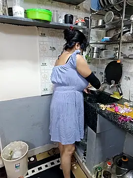 Queen Nightt online show from 01-06-26, 03:32