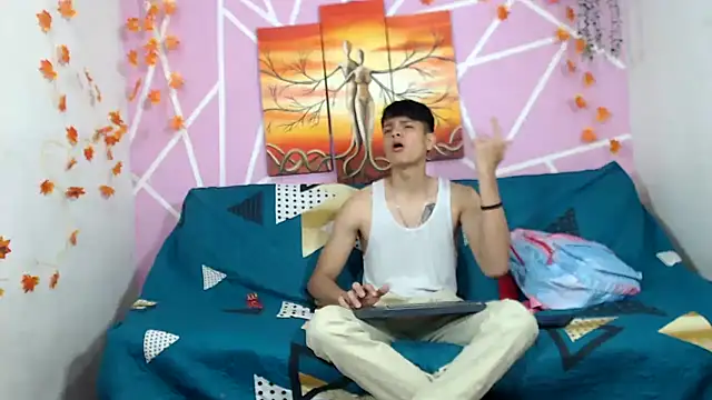 lau and boys18 online show from 10-09-25, 01:20