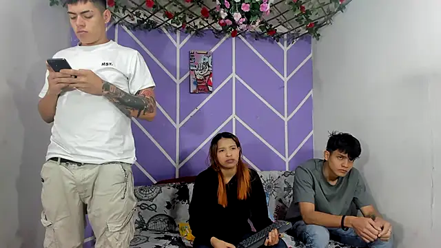 lau and boys18 online show from 11-08-25, 01:11