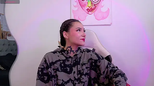 sara queen10 online show from 10-01-25, 01:50