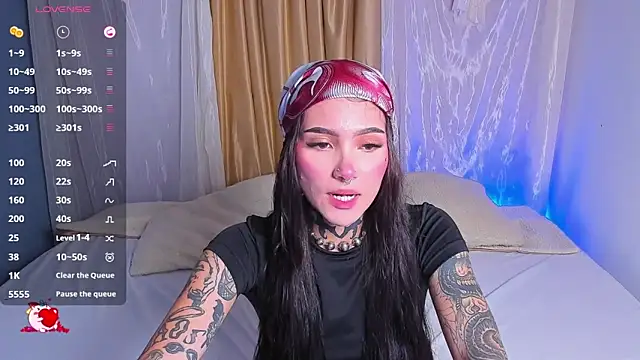 sara queen10 online show from 10-13-25, 07:03