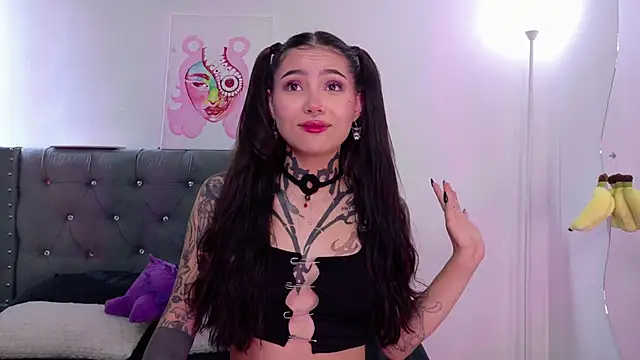 sara queen10 online show from 10-23-25, 03:55