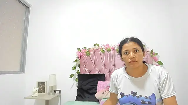 ivy moon05 online show from 09-30-25, 05:40