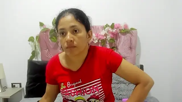 Snapshot of ivy_moon05 chatting on 01-16-26, 04:55 ivy moon05 online show from 01-16-26, 04:55