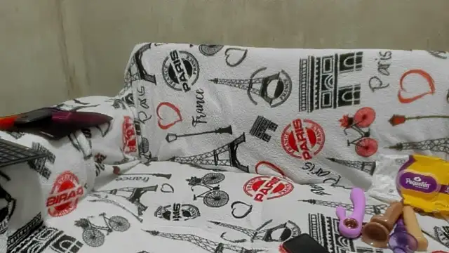 Snapshot of ivy_moon05 chatting on 02-24-26, 04:27 ivy moon05 online show from 02-24-26, 04:27