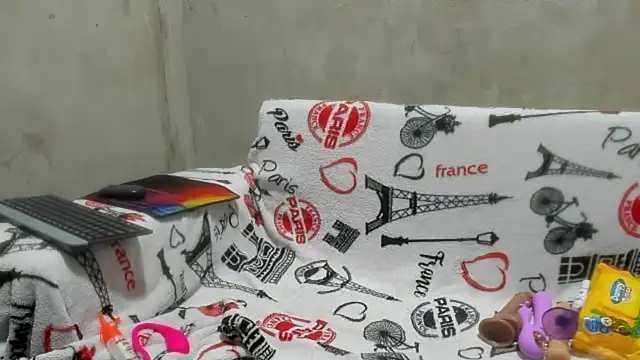 Snapshot of ivy_moon05 chatting on 03-18-26, 01:58 ivy moon05 online show from 03-18-26, 01:58