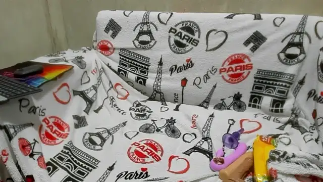 Snapshot of ivy_moon05 chatting on 04-01-26, 01:34 ivy moon05 online show from 04-01-26, 01:34