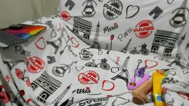 Snapshot of ivy_moon05 chatting on 04-01-26, 01:41 ivy moon05 online show from 04-01-26, 01:41