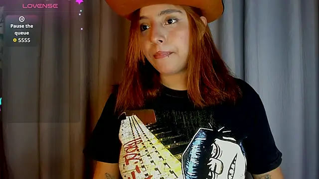 artemish   online show from 10-08-25, 03:37