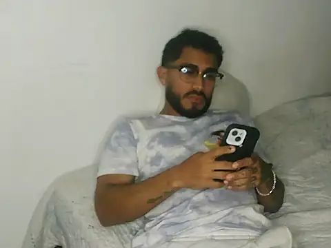 Snapshot of TU-MORENOO chatting on 11-19-25, 03:06 TU-MORENOO online show from 11-19-25, 03:06