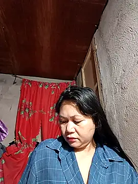 Everleigh mom online show from 10-14-25, 08:42