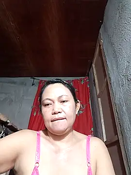 Everleigh mom online show from 10-24-25, 10:33