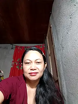 Everleigh mom online show from 12-14-25, 08:02