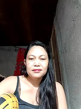 Everleigh mom online show from 12-19-25, 07:43