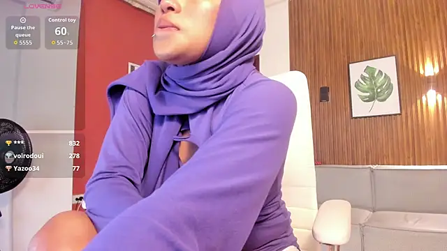 kayla hasab online show from 09-30-25, 02:27
