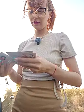 MoonedByEva online show from 09-09-25, 04:06