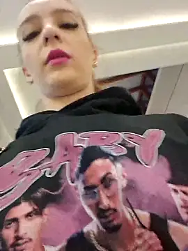 MoonedByEva online show from 10-17-25, 04:09