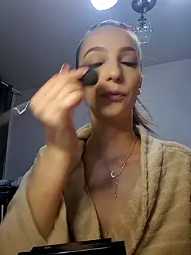 MoonedByEva online show from 10-22-25, 04:40