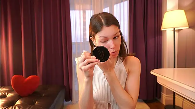 ElwynaBrickell online show from 11-07-25, 04:12