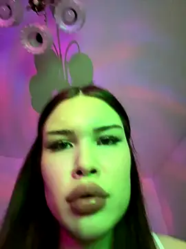 Snapshot of misssurprizisss chatting on 11-06-25, 01:12 misssurprizisss online show from 11-06-25, 01:12