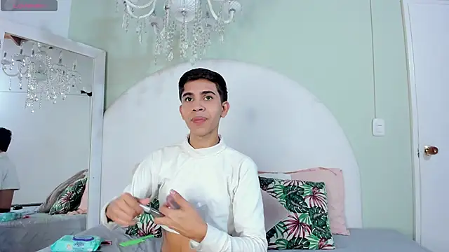 JoshuaSanzz online show from 10-12-25, 03:38