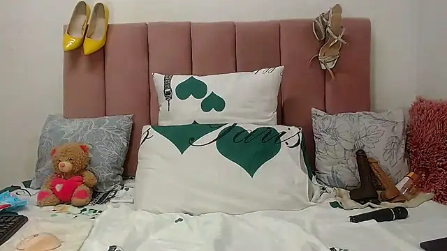 Snapshot of RoundaAssx22 chatting on 11-02-25, 02:25 RoundaAssx22 online show from 11-02-25, 02:25