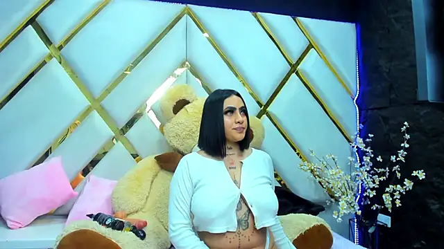 nikky latin online show from 09-30-25, 03:55