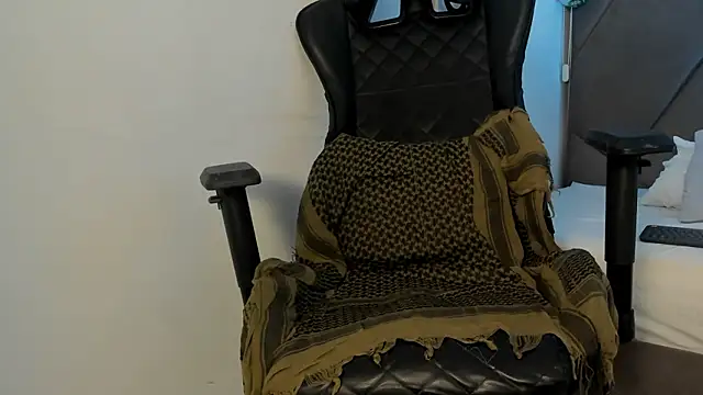 Snapshot of andrew_colleman chatting on 02-03-26, 02:21 andrew colleman online show from 02-03-26, 02:21