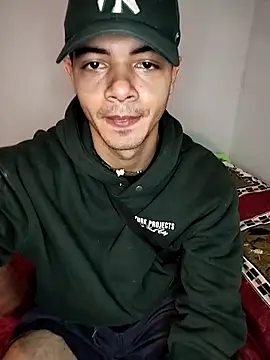 Snapshot of andrew_colleman chatting on 02-05-26, 03:44 andrew colleman online show from 02-05-26, 03:44