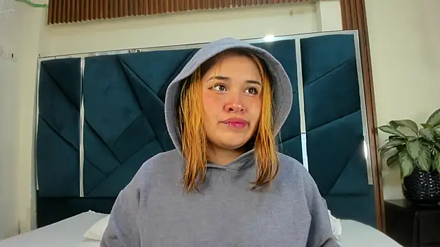 sara-lopez1 online show from 11-08-25, 09:57