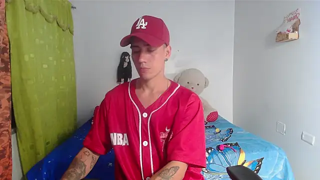 Snapshot of kilyan--x_x chatting on 09-23-25, 03:31 kilyan--x x online show from 09-23-25, 03:31