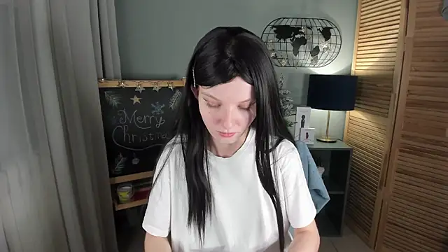 Madelaineses online show from 12-18-25, 08:42