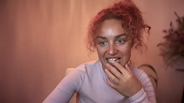 Reddgiirl online show from 10-28-25, 08:22