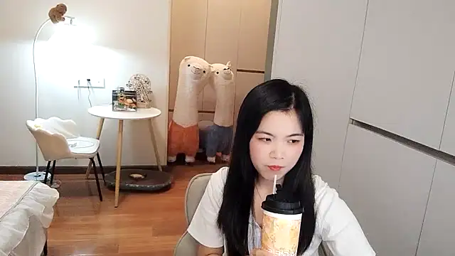 Snapshot of XiaoAnQi chatting on 10-25-25, 01:18 XiaoAnQi online show from 10-25-25, 01:18