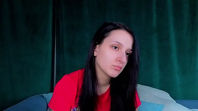 Snapshot of FalineBeacher chatting on 10-15-25, 02:28 FalineBeacher online show from 10-15-25, 02:28