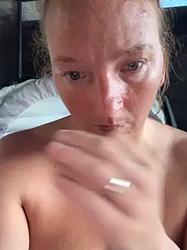 JustYourNormalCouple online show from 10-11-25, 04:05