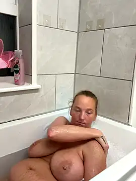 JustYourNormalCouple online show from 10-31-25, 08:32