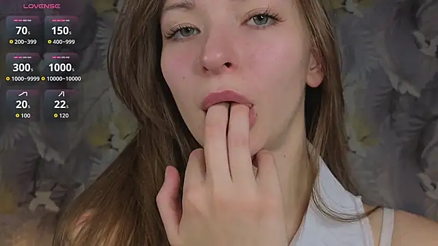 Snapshot of EllieSugar chatting on 10-24-25, 03:25 EllieSugar online show from 10-24-25, 03:25